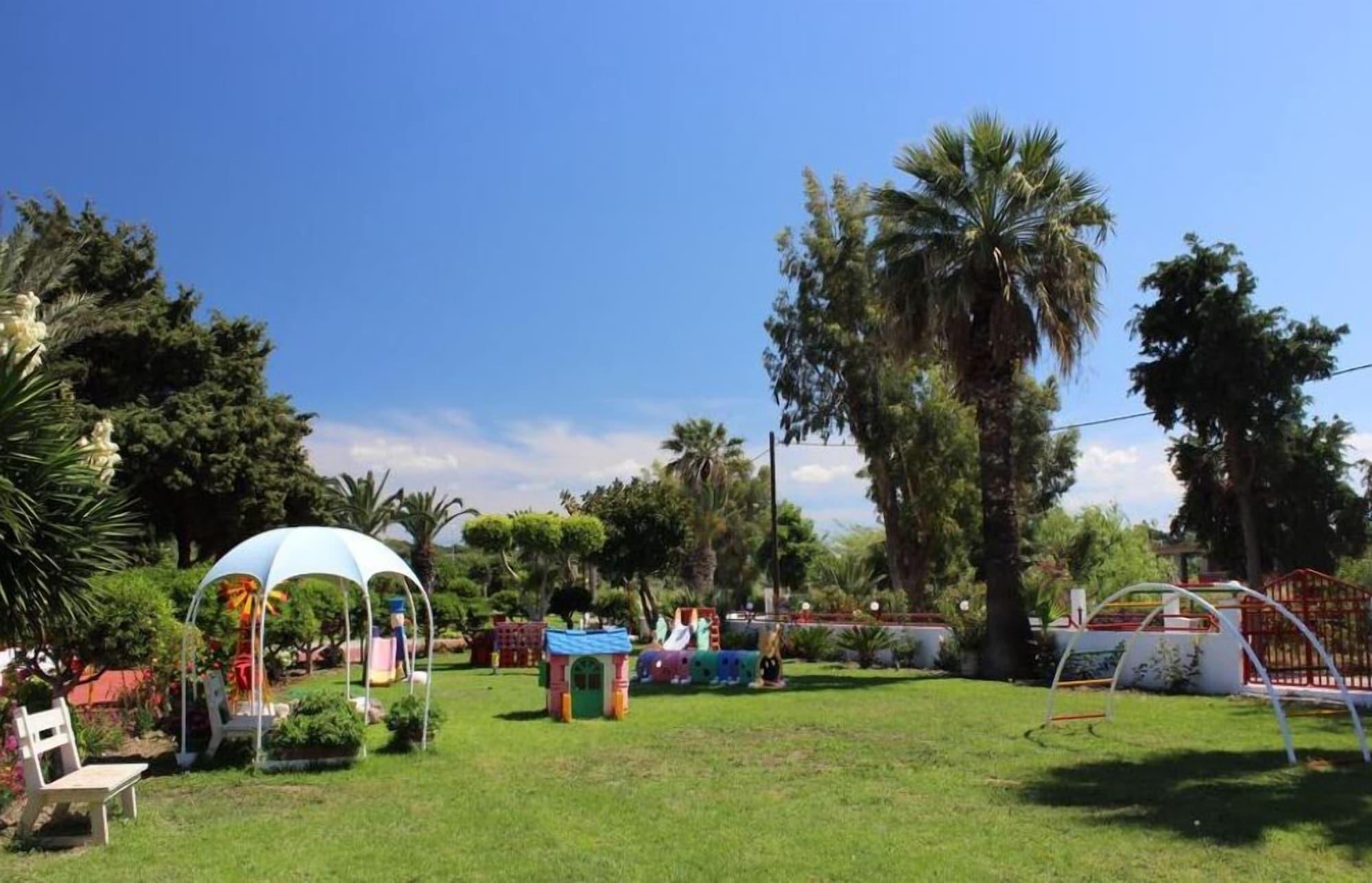 Hotel Asteria Ágios Kírykos Buitenkant foto