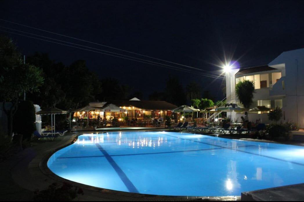 Hotel Asteria Ágios Kírykos Buitenkant foto