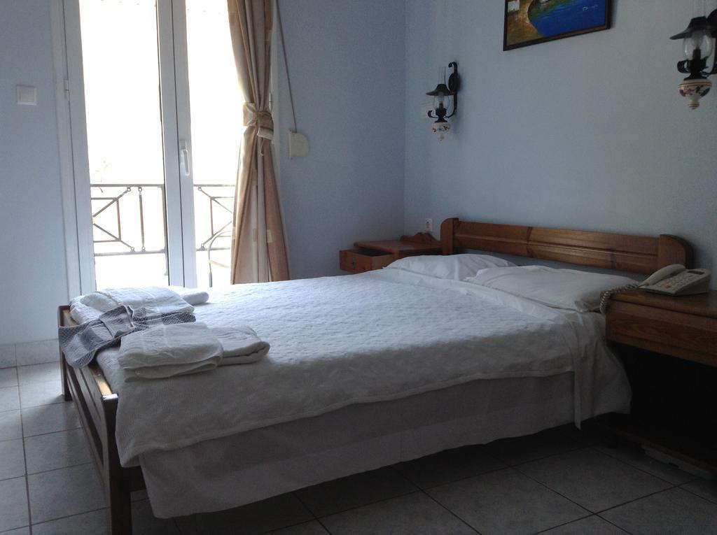 Hotel Asteria Ágios Kírykos Buitenkant foto