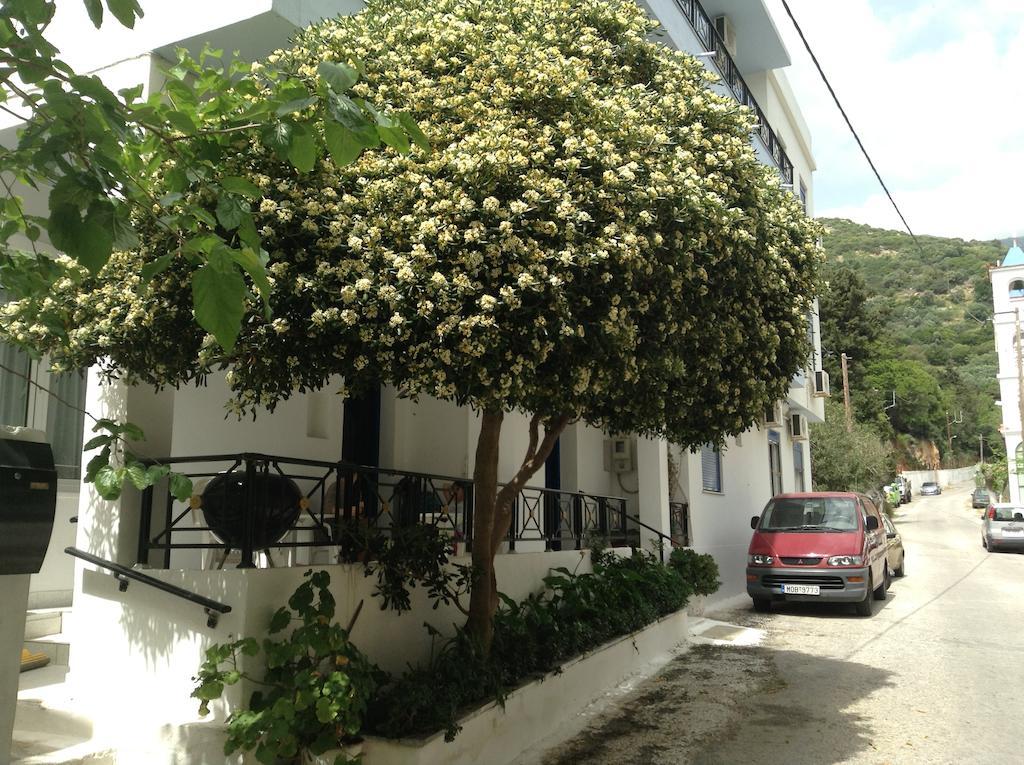 Hotel Asteria Ágios Kírykos Buitenkant foto