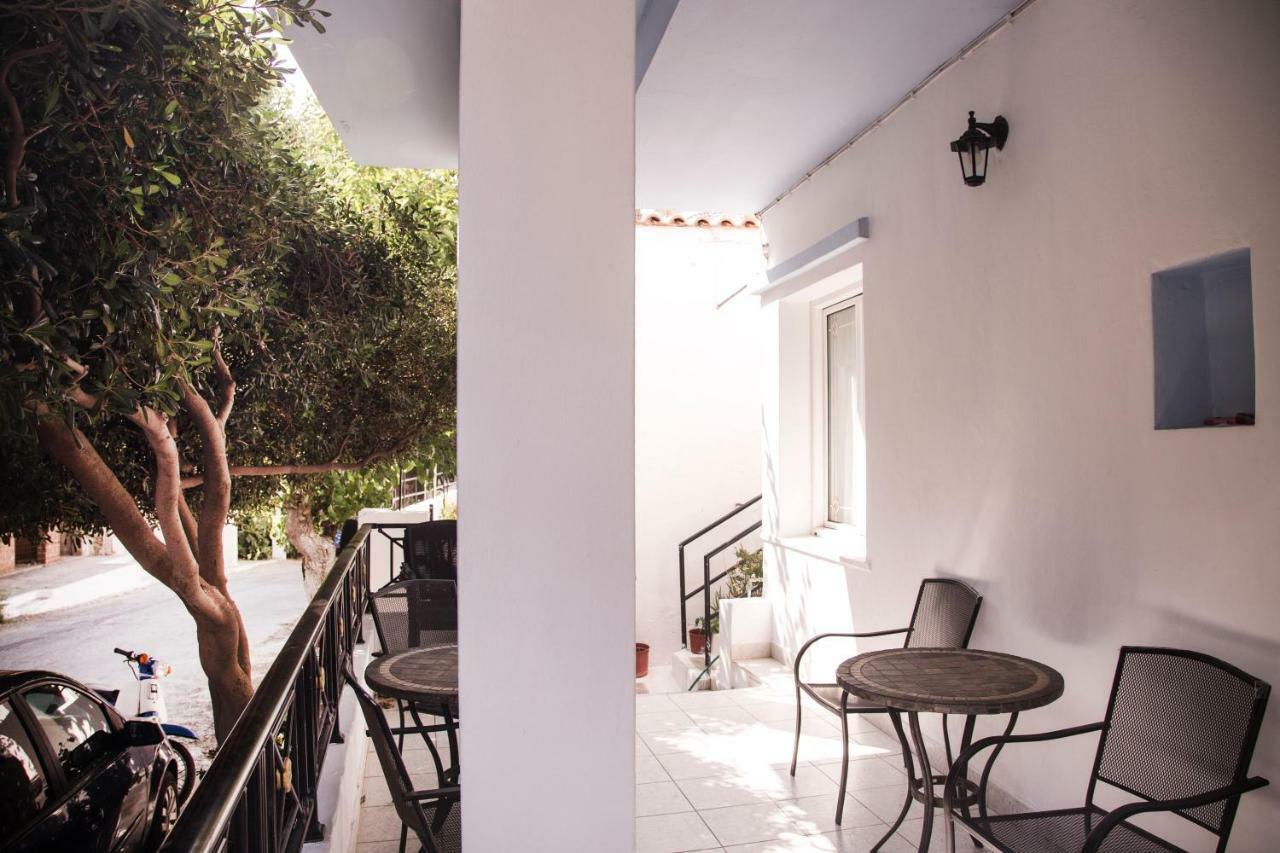 Hotel Asteria Ágios Kírykos Buitenkant foto